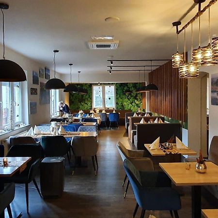 Rhoenblick Landhotel - Restaurant - Countrypub Petersberg  Esterno foto