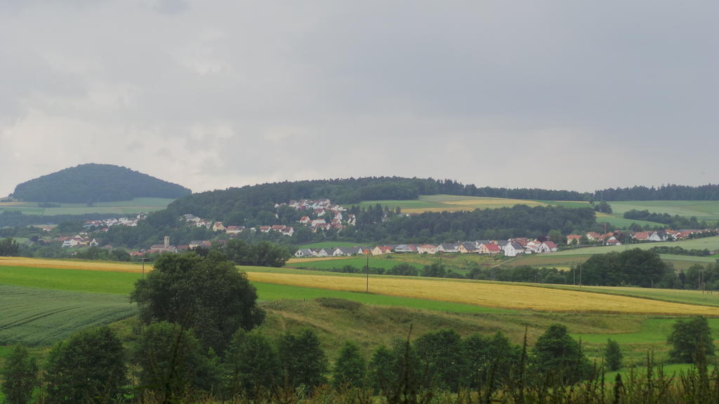 Rhoenblick Landhotel - Restaurant - Countrypub Petersberg  Esterno foto