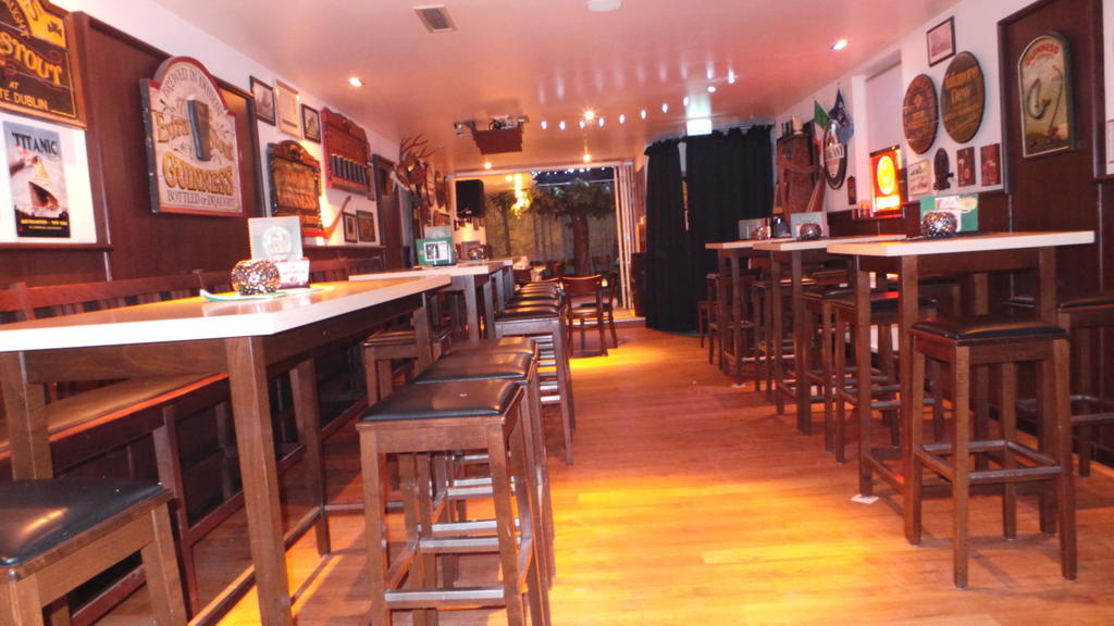 Rhoenblick Landhotel - Restaurant - Countrypub Petersberg  Esterno foto