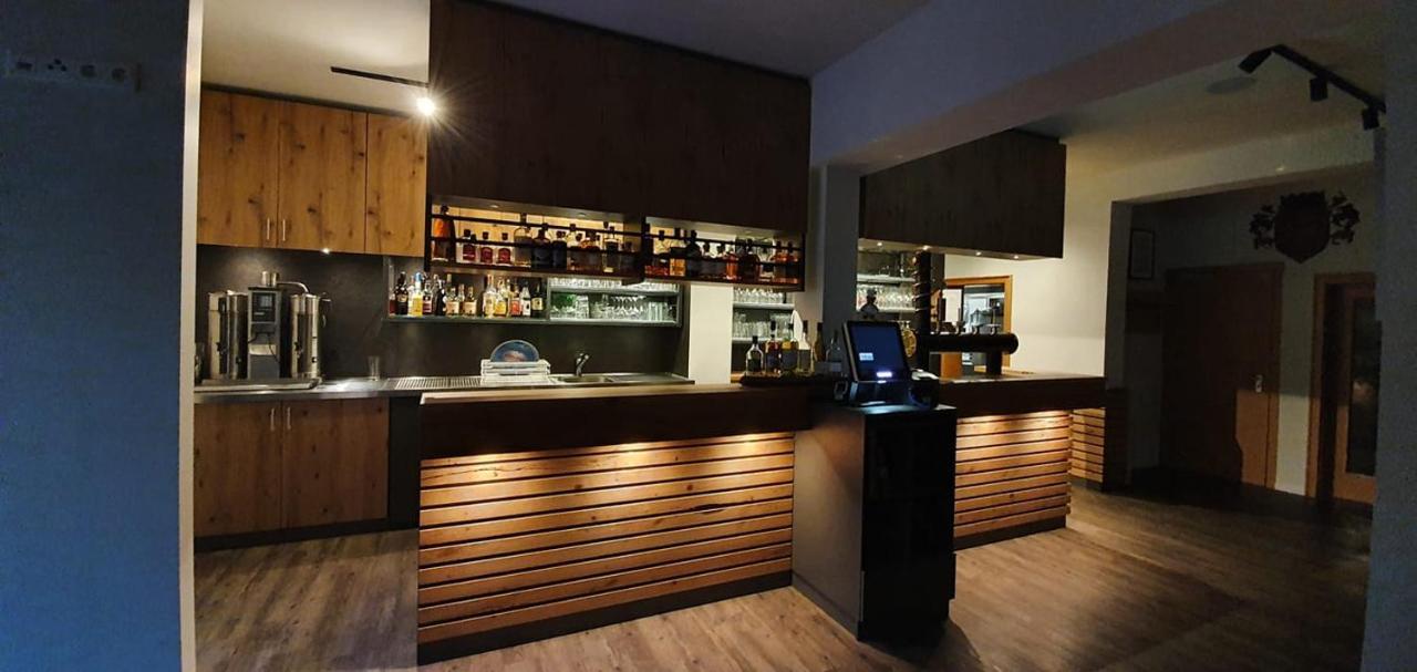 Rhoenblick Landhotel - Restaurant - Countrypub Petersberg  Esterno foto