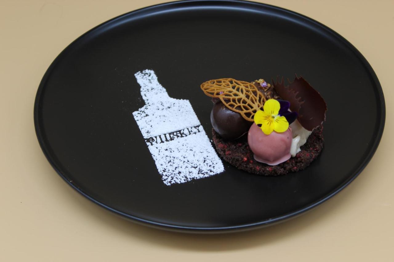 Rhoenblick Landhotel - Restaurant - Countrypub Petersberg  Esterno foto
