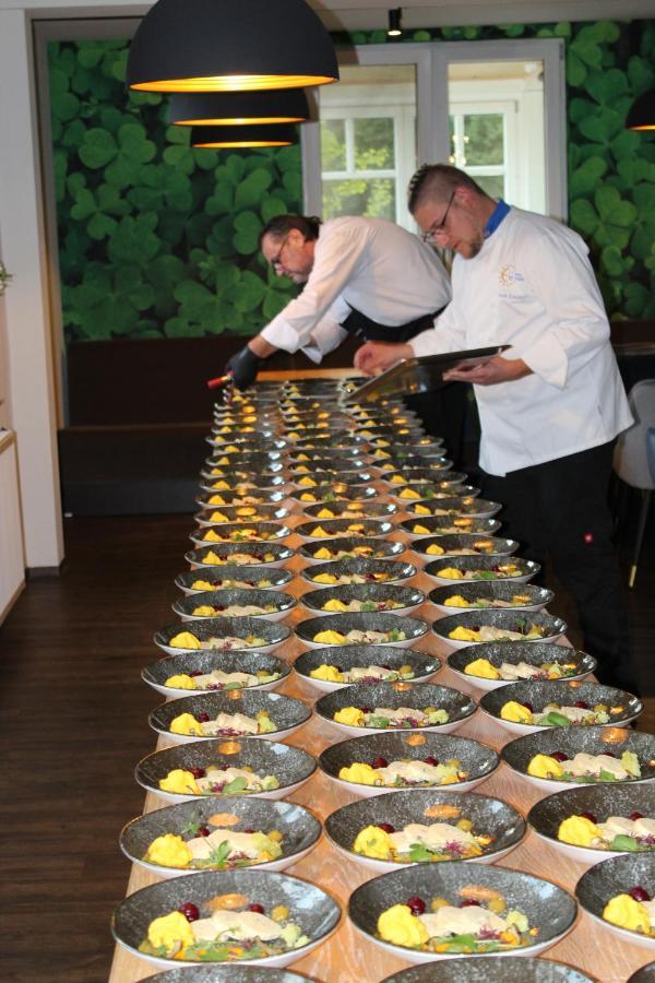 Rhoenblick Landhotel - Restaurant - Countrypub Petersberg  Esterno foto