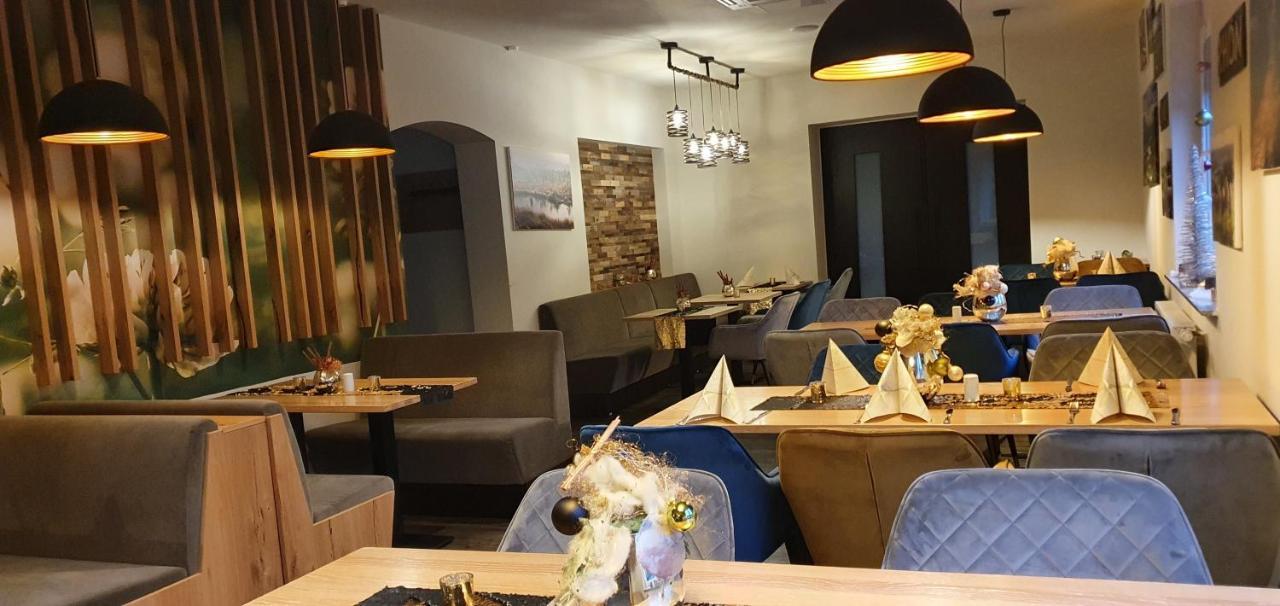 Rhoenblick Landhotel - Restaurant - Countrypub Petersberg  Esterno foto